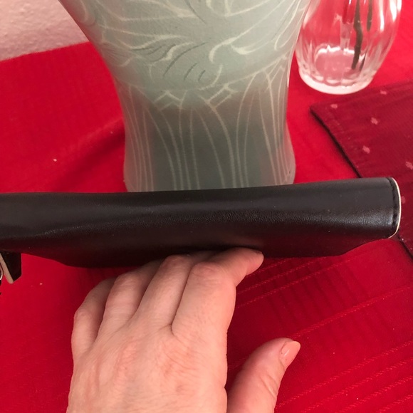 Vera Bradley zip around black Faux leather wallet, 4 card slots with two slits. - Picture 9 of 12